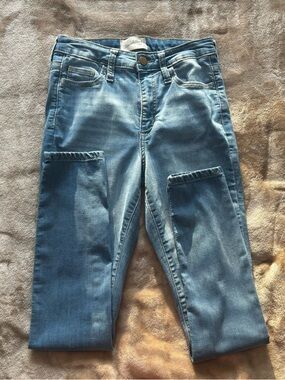 Universal Thread Light Blue Skinny Jeans for Women